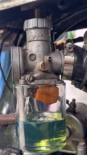 sometimes the float has to be hit to make it rise 🤔🛠️ #shorts #trik #carb #trikotomotive #machine