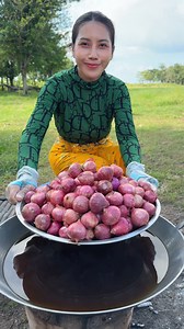 5.7M views · 50K reactions | How to crispy red onion recipe | Oh Food | Facebook