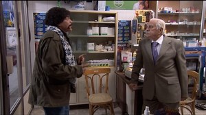 185K views · 3.3K reactions | ملزق فيو وعامل فيا جار وكل شوي بدو خدمات ومالو مستحي عدمو وعامل فيا مظلوم.. #مرايا_2011 | Shoof Drama Almashriq - شوف دراما المشرق | Facebook