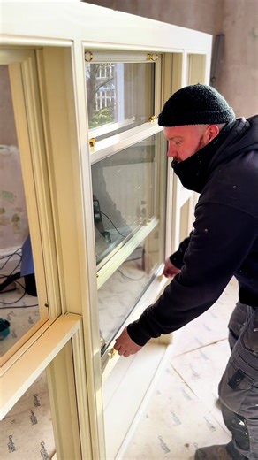 Ever wondered how a traditional sash window actually works? This is the mechanism in action — weights, cords, balance and precision — fully manufactured and sprayed in our workshop before installation. Real traditional workmanship. No shortcuts. 🪵🔧 #bespoke #sashwindows #periodproperty #Woodworking #cheshire