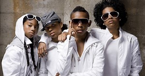 The Evolution of Mindless Behavior