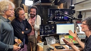 Howard Stern goes "back to my roots" with surprise Saturday night radio broadcast