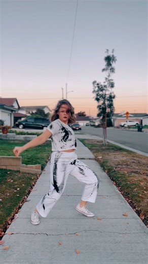 Thriller, the most iconic Halloween dance of all time!! 🧟‍♀️ unfortunately this video keeps getting muted, so I had to use a Thriller cover! Choreo by Michael Peters #dance #dancing #thriller #michaeljackson #groovy | Noelle Roth - Singer/Dancer