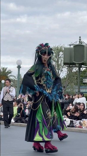 カラスダンサー🐦‍⬛ #intothefrenzy #イントゥザフレンジー #ディズニーハロウィン #ディズニーダンサー ＃dハロ#disneydancer