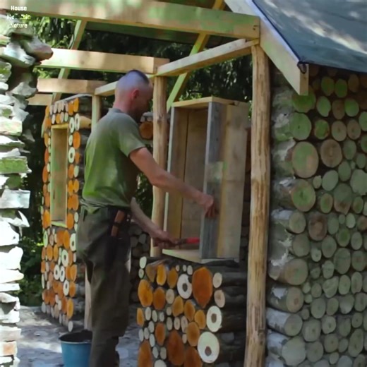 Construction in nature | House Mountain Nature