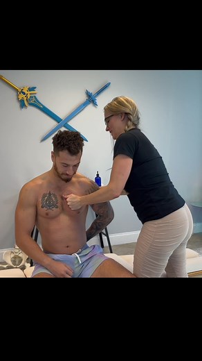 Dr. Brenda Mondragon, DC on Instagram: "Powerlifter Muscle Knots CRUNCHED by Female Chiro #reels #chiropractor"