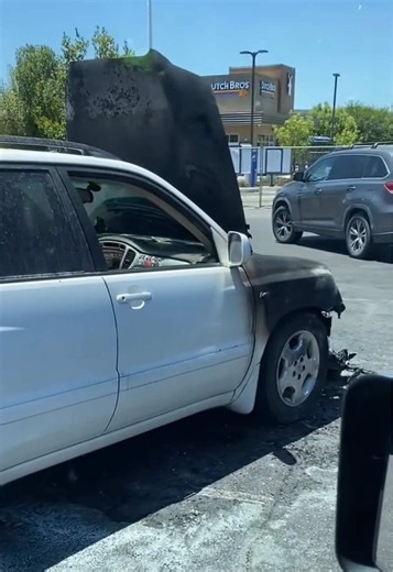 Last night, A car was badly burned at the Dutch Bros drive-thru. The vehicle remained there the next day. 6/30/26 #fresno #fresno559 #559fresno #dutchbros