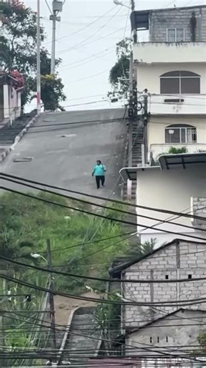 Master Jake Braking: Pro Tips for Kenworth, Peterbilt, or Mack Trucks #TruckDriving #JakeBrake