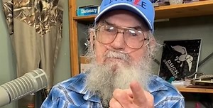'Duck Dynasty' Uncle Si Robertson Preps For Life Saving Lung Surgery