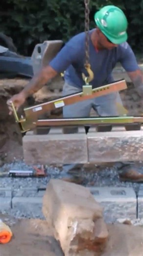 The BL 450 makes retaining walls easy #pavetool #hardscape