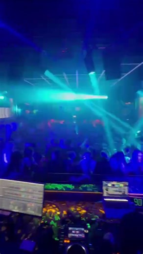 Quelle ambiance 😮‍💨🐦‍🔥 #pourtoi #foryoupage #nightclub #grenoble #phoenix