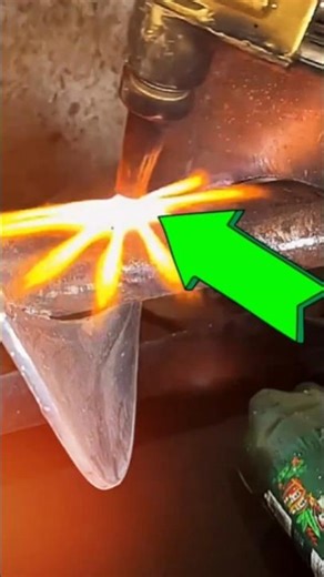 Heating the propeller using cutting welding.#shorts #engineering #machine #working #fyp #diy