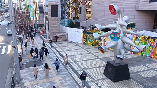 東京都が10年も閉じたまま放置している青山にある「こどもの城」は、資産価値1000億円以上の不動産。プロジェクションマッピングとか、お台場噴水とか、日比谷公園や葛西臨海水族園の改悪とか、いらないことやらないで、こういうのをちゃんと有効活用して下さい！