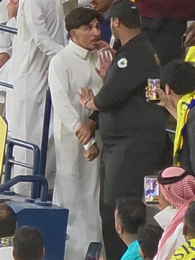 كوميديا الضحك حول النصر ورونالدو