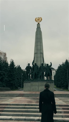 Arquitectura soviética de Moscú: monumentalidad y geometría