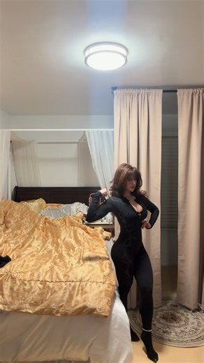 Your Mom on Instagram: "@breathedivinity @breathedivinityred drop today at 5 pm pt😛😼 code: MOMMY ⤵️ 👚clothing - @breathedivinity @breathedivinityred 10% off 💪🏻supplements ​⁠- @bobateaprotein | 10% off"