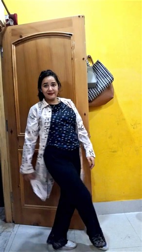 “Har song + ye step = Viral 💥#momdancer #viralreels #explorepage #foryou #loopvideo #chillnreel