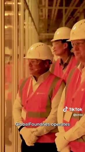 In its short 14-year history, GlobalFoundries has risen to become the world’s third-largest chip foundry. Based in upstate New York, GlobalFoundries isn’t a household name because it’s manufacturing semiconductors that are designed and sold by other companies. But it’s quietly helping power nearly every connected device. Take a deeper look at our exclusive tour of GlobalFoundries headquarters, at the #linkinbio. #cnbc