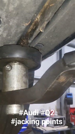 #Audi #Q2 #jacking points #work #mechanic #ramp