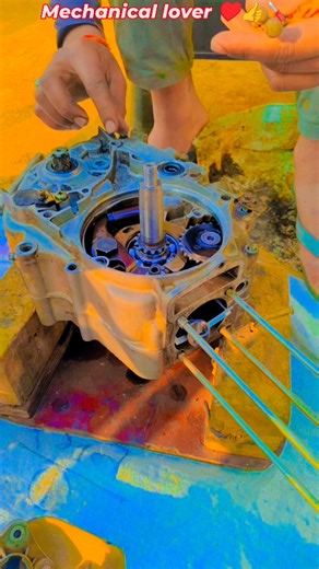 Monu Kumar on Instagram: "Splendor bike ka full engine repairing how to bike repairing #viral #viralreelsvideo❤️ #viralvideo"