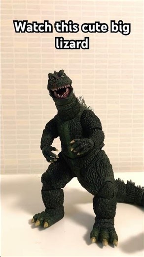 Cute big lizard #cute #stopmotion #godzilla #memes #lizard