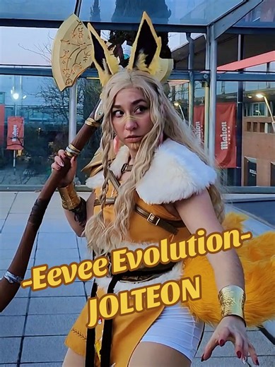 Eevee evolution barbarian mode ⚡ -Jolteon- . Gamergy - Madrid . . #photoshoot #gamergy #D&D #role #dungeonsanddragons #barbarian #jolteon #evolution #pokemon