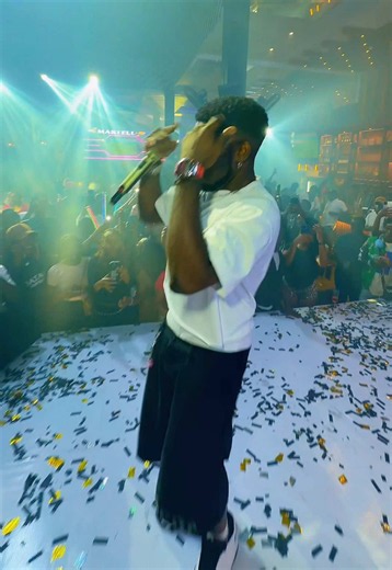 Jay Willz performing Wishlist at Black Panther Kampala @BLACK PANTHER KAMPALA™ #feezmedia #jaywillz #kampala_tiktokers #nigerianartist #liveperformance