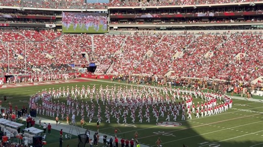 Tik Apiphawadee Snidvongs on Reels