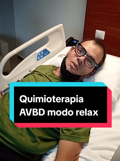Con autorización de mi paciente para compartir este video. El esquema AVBD sigue siendo un tratamiento efectivo para el linfoma de Hodgkin cuando está correctamente indicado. Recuerda estos 4 puntos clave: ✅ Excelente vía intravenosa. ✅ Premedicación adecuada para disminuir síntomas. ✅ Buena hidratación. ✅ Alimentación correcta durante el tratamiento. Dr. Miguel Angel Rosas 🏥 Hospital Joya Playa del Carmen, Quintana Roo. 📞 WhatsApp: 52 921 184 0520 #Hematología #LinfomaDeHodgkin #Quimioterapia