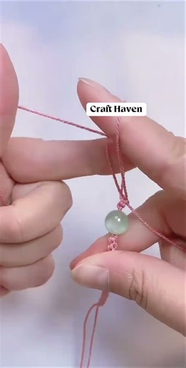 Learn how to knit a pink bracelet #crafts #diy #diycrafts