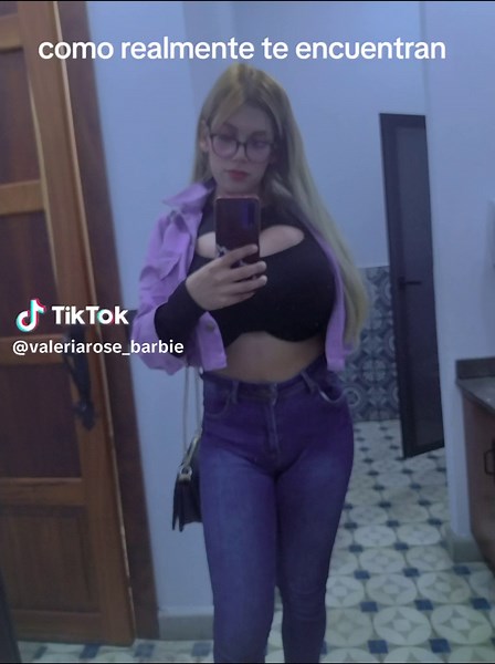 Feliz Domingo con Barbie: Disfrute y Estilo
