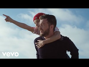 Riche - Claudio Capéo clip à découvrir sur TrackMusik