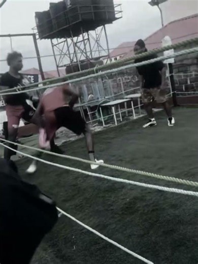 Always keep your guard up y’all 😭😂💔#mma #boxing #dreco🐉 #fyp #UFC