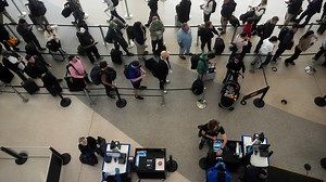 Live updates: Delays, cancellations hit SFO, OAK after FAA's 10% flight reduction