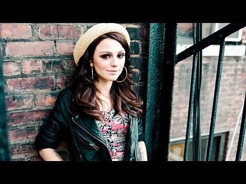 Cher Lloyd Covers Usher's "OMG" LIVE