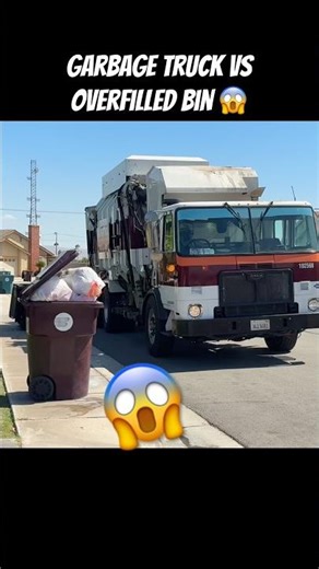 Garbage Truck Picks up Full Trash Bin 😱 #gogarbage #garbagetruck #trash