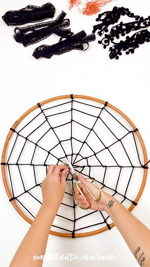 DIY Spider Web Dreamcatcher Tutorial