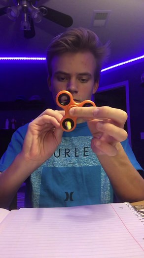 Fidget Spinner Tricks Compilation: Full Spin Trick & More!