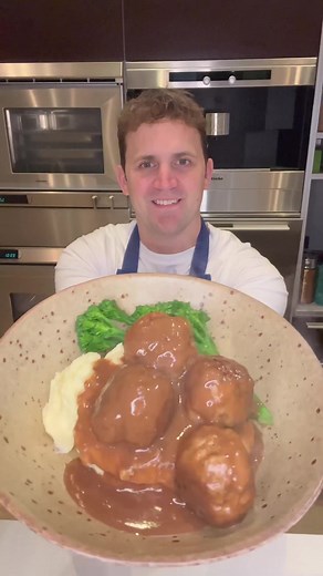 Delicious Pork Meatballs in Gravy Recipe