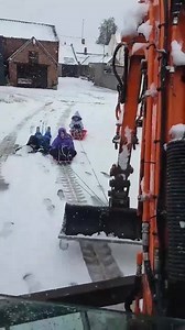 93K views · 640 reactions | Philip knows how to entertain his kids while having fun himself - with the Doosan DX27z. Video by: Philip Alan Ball More about DX27z: https://goo.gl/f9ysWd | Develon Europe | Facebook