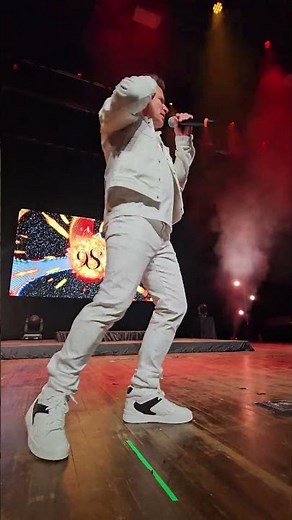 98 Degrees *HEAT IT UP* Star Centre 12/4/25