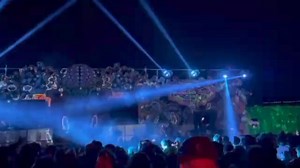 30K views · 611 reactions | Elsass Breizh Connection  Encore une belle sauterie en terre bretonne ! Un mapping magnifique by Uni-K a accompagné cette soirée d'enfer, je vous laisse apprécier ! Merci au frérot Loric Smk pour la vidéo ! Mon téléphone a rendu l'âme à cette soirée  | Doogloo'teuf | Facebook