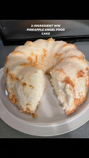 🍰 2-Ingredient WW Pineapple Angel Food Cake Fluffy, fruity, and ready in minutes—this is your new go-to guilt-free dessert! 💛🍍 Just 2 simple ingredients, no fuss, and totally WW-friendly! Ingredients: 1 box (15 oz) angel food cake mix (just the dry mix – one-step kind) 1 can (20 oz) crushed pineapple in 100% juice (don’t drain!) | Weight Watchers - Easy Recipes