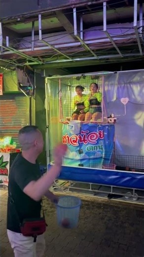 Pattaya Walking Street Funny Game 🎯 | Dunk Tank Ball Throwing | Thailand | #shorts