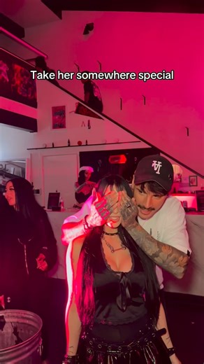 Only the best for her (link in bio for tickets) @singitsad @blodvy.dawn #emokaraoke #myspace #emonight #elderemo #emo | Grievesly