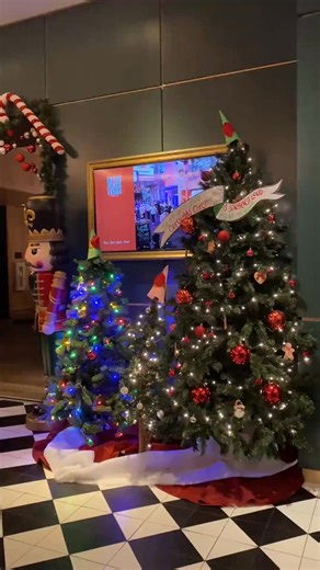 📍Dream Hotel Bar - Holiday Pop-Up Bar It is time to get in the holiday spirit. Going to a holiday pop-up bar is an easy way to get into the spirit. The Dream hotel has a holiday pop-up bar with decorations, menu and staff in the holiday spirit. *not Black owned #blackinnashville #blacknashville #placestoeatmiddletn #middletnfoodie #nashvillepopupbar | Black In Nashville