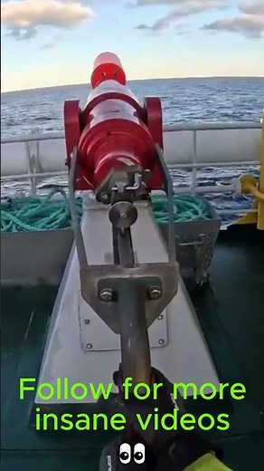 You Won’t Believe How Ships Shoot Ropes! 😱🚢 (Line Throwing Gun in Action) #ship #panama #trending
