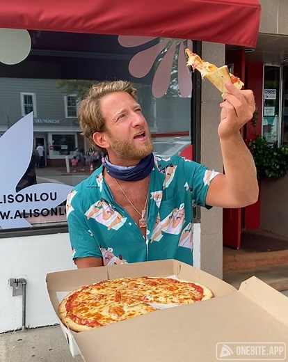 671K views · 7.1K reactions | Barstool Pizza Review - Sam's Bar And Restaurant (East Hampton, NY) | David Portnoy - El Presidente | Facebook