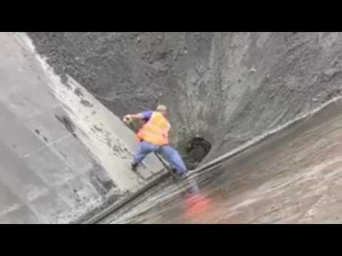 5000 ton supercompression sand barge unloads phosphate ore #bouldering #automobile #decompression