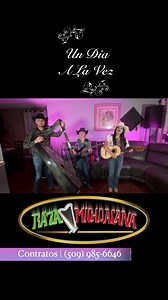 Un Dia A La Vez - Conjunto De Arpa Grande Raza Michoacana Marily Y Chalino Mendoza | Conjuntos de Arpa Michoacános